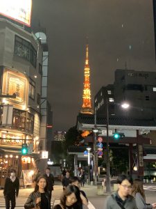 三田大門から見る東京タワー
